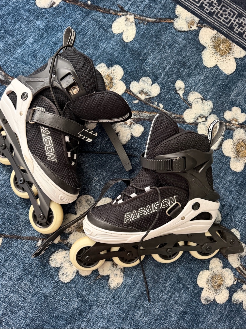 Papaison Black Inline Skates with Buckle Closure - LIGHT UP WHEELS